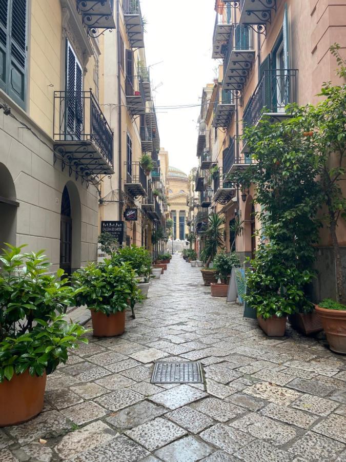 Tanto di Cappello Home Palermo Esterno foto